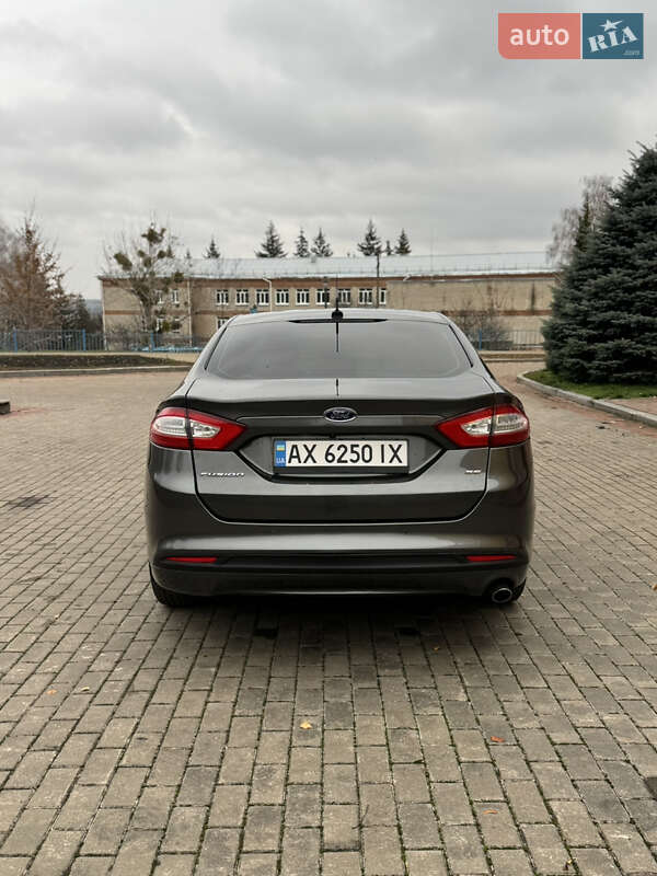 Седан Ford Fusion 2015 в Зміїві