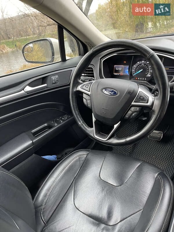 Седан Ford Fusion 2016 в Обухові