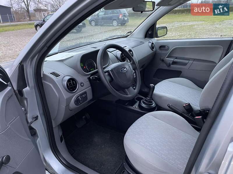 Хэтчбек Ford Fusion 2005 в Косове