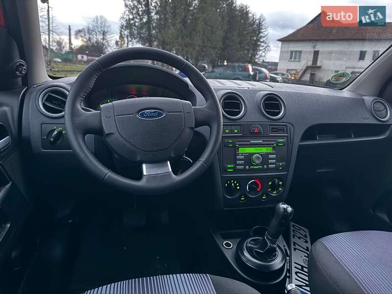 Хетчбек Ford Fusion 2007 в Долині