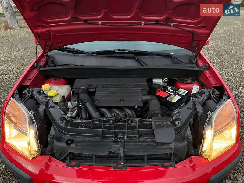 Хетчбек Ford Fusion 2007 в Долині