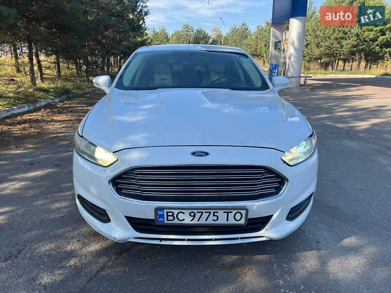 Седан Ford Fusion 2016 в Львове