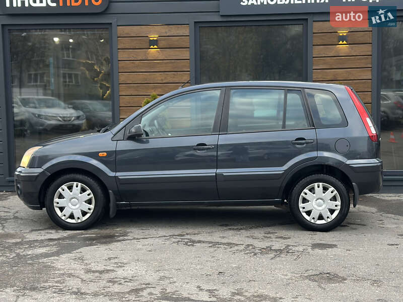 Хэтчбек Ford Fusion 2010 в Шептицькому