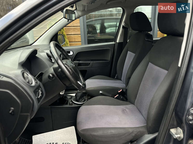 Хэтчбек Ford Fusion 2010 в Шептицькому