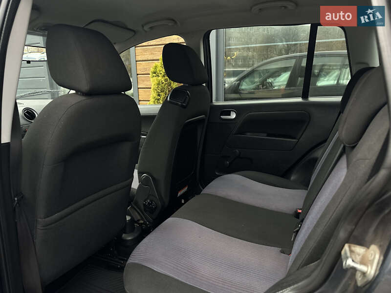 Хэтчбек Ford Fusion 2010 в Шептицькому