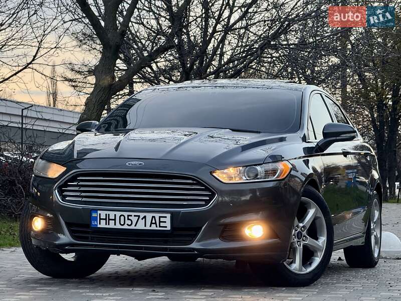 Седан Ford Fusion 2014 в Одесі
