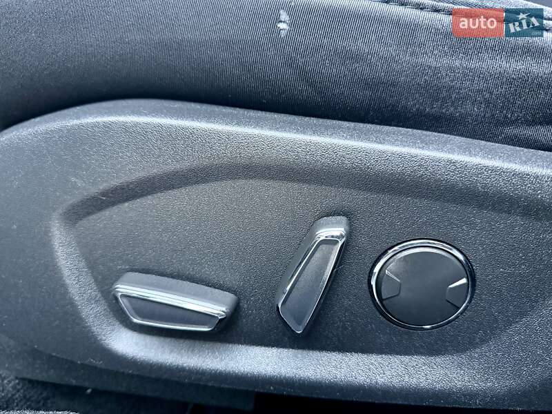 Седан Ford Fusion 2014 в Одесі