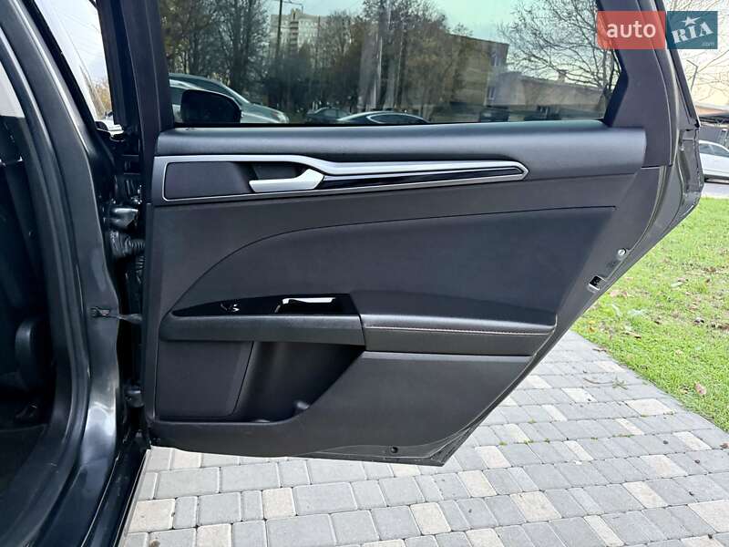 Седан Ford Fusion 2014 в Одесі