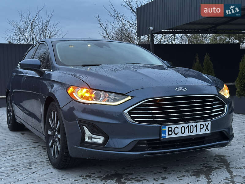 Седан Ford Fusion 2018 в Львові