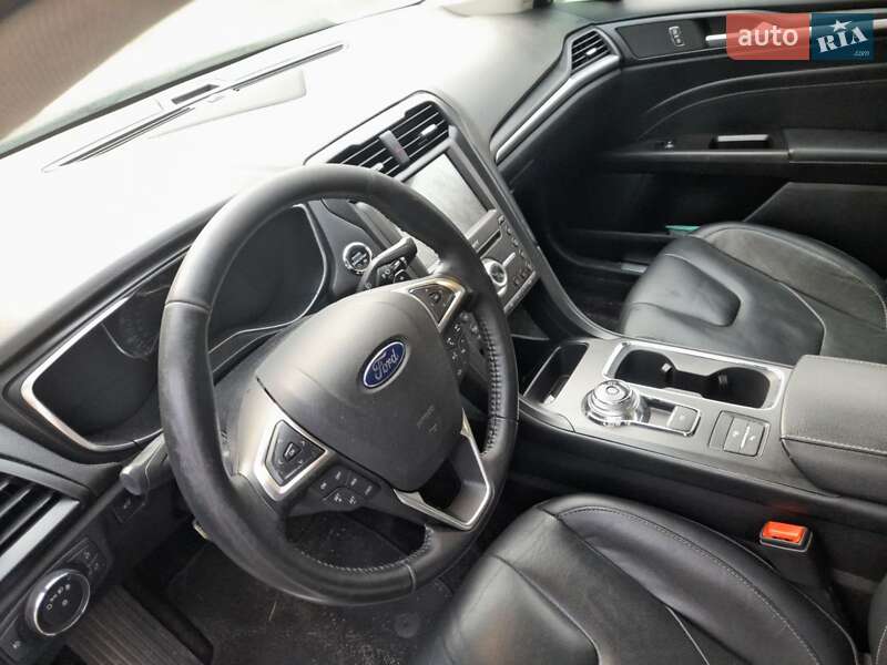 Седан Ford Fusion 2016 в Ворзелі