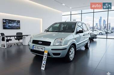 Хэтчбек Ford Fusion 2003 в Ямполе