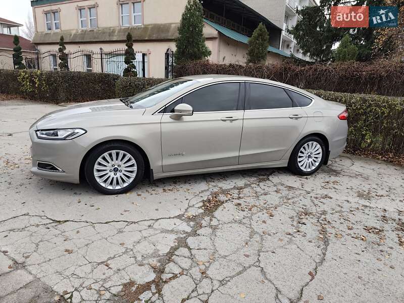 Седан Ford Fusion 2015 в Никополе