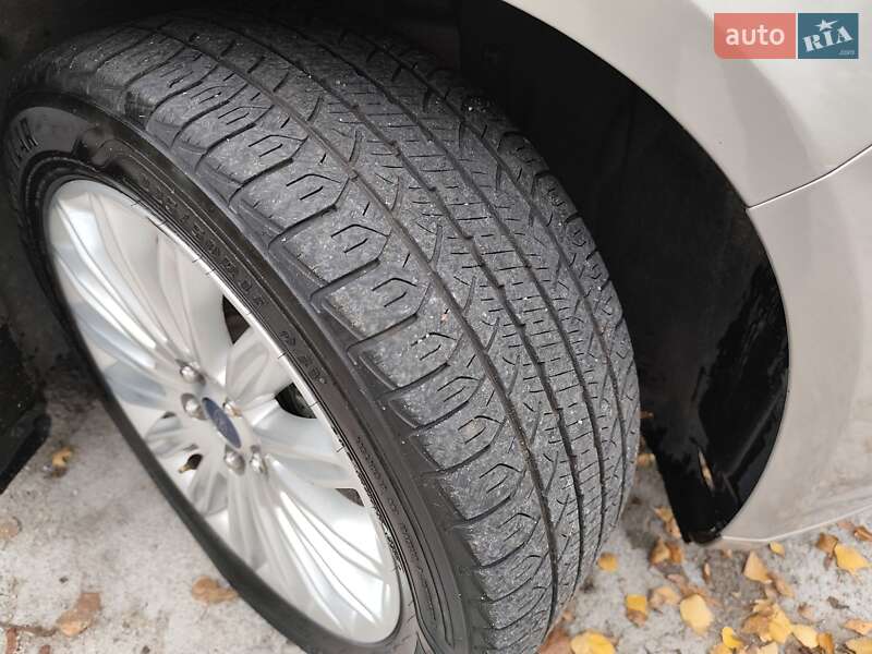 Седан Ford Fusion 2015 в Никополе