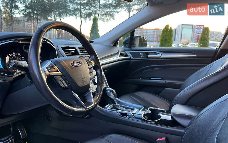 Седан Ford Fusion 2015 в Львове