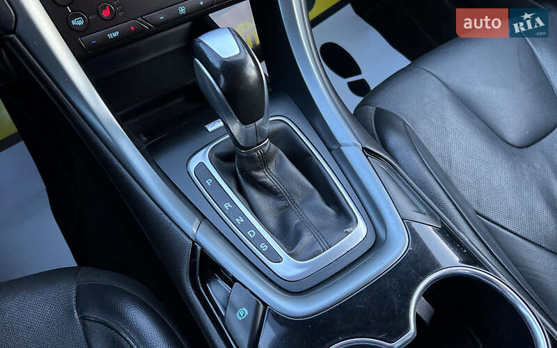 Седан Ford Fusion 2015 в Львове