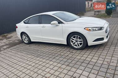 Седан Ford Fusion 2015 в Клесовому