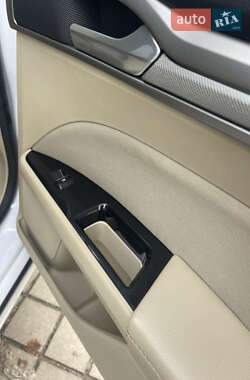 Седан Ford Fusion 2015 в Клесовом
