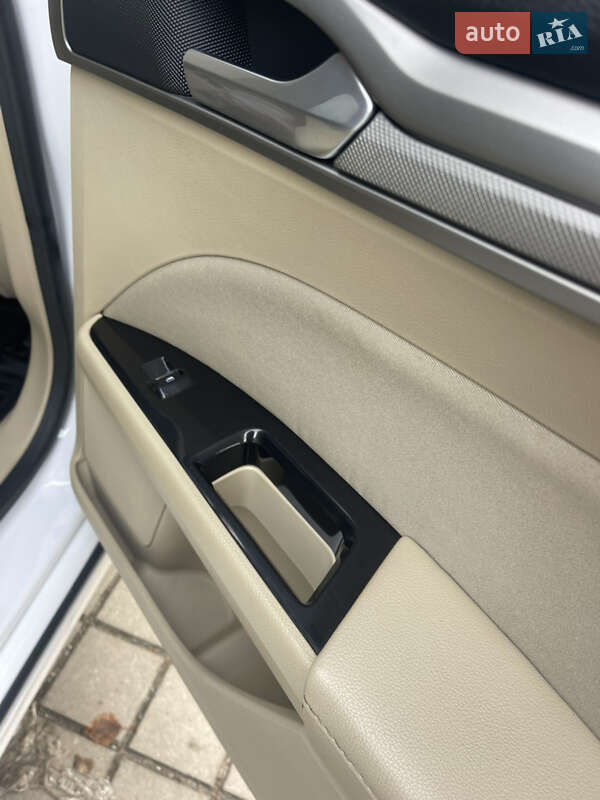 Седан Ford Fusion 2015 в Клесовому фото 9 Седан Ford Fusion 2015 в Клесовому