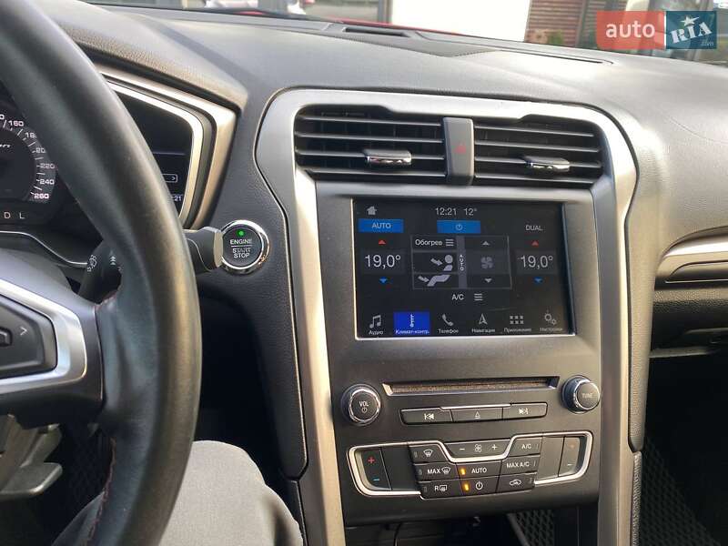 Седан Ford Fusion 2016 в Любаре