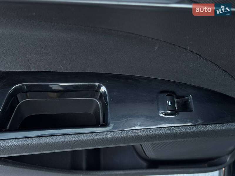 Седан Ford Fusion 2013 в Ровно фото 42 Седан Ford Fusion 2013 в Ровно