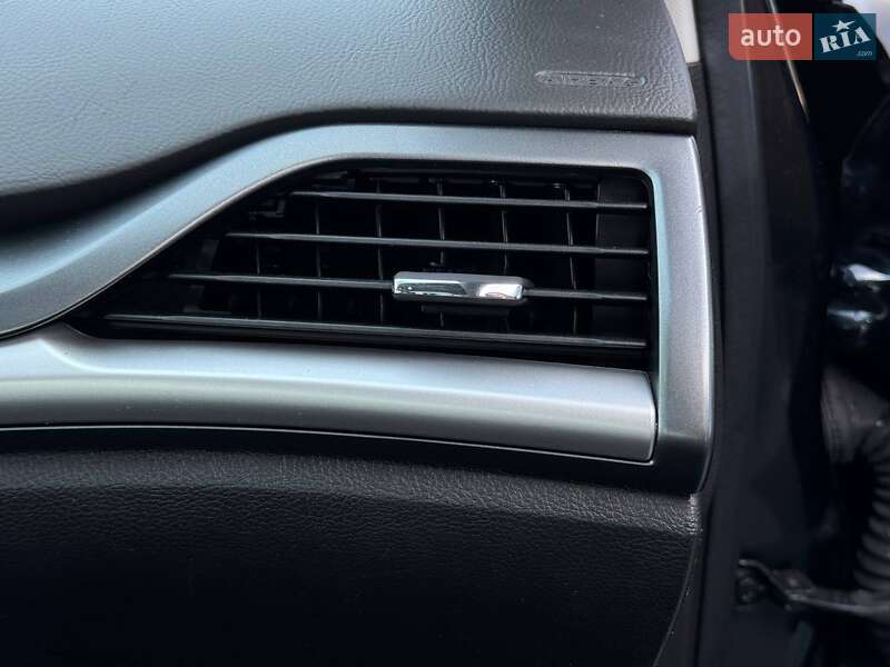 Седан Ford Fusion 2013 в Ровно фото 60 Седан Ford Fusion 2013 в Ровно