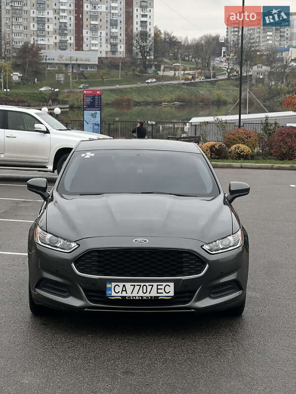 Седан Ford Fusion 2016 в Умани