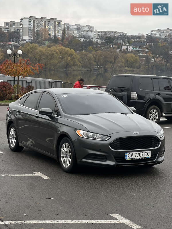 Седан Ford Fusion 2016 в Умани