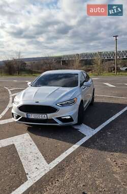 Седан Ford Fusion 2016 в Широком
