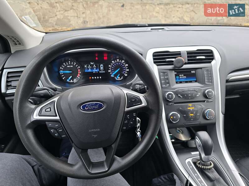 Седан Ford Fusion 2015 в Ровно