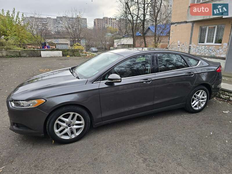 Седан Ford Fusion 2015 в Ровно