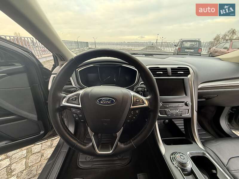 Седан Ford Fusion 2016 в Днепре