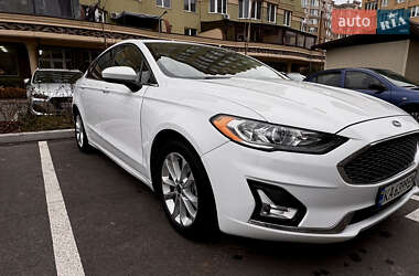 Седан Ford Fusion 2018 в Киеве