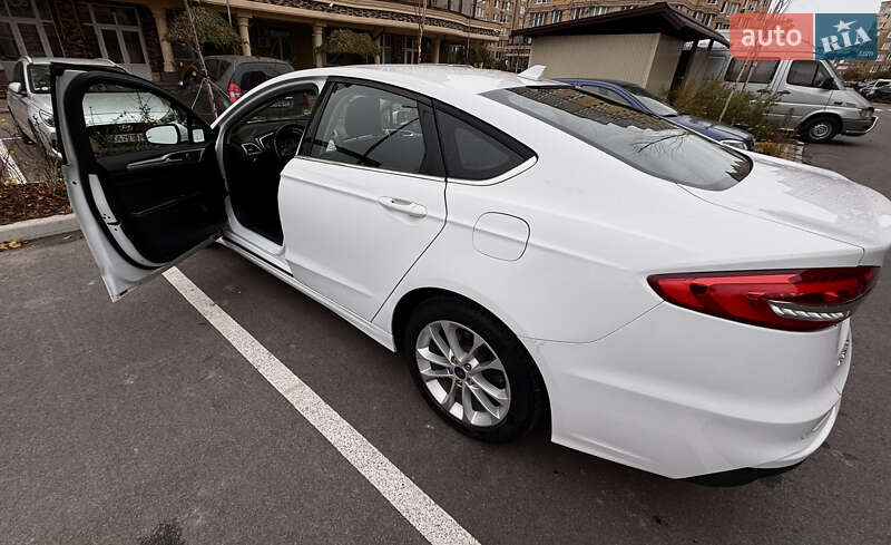 Седан Ford Fusion 2018 в Киеве