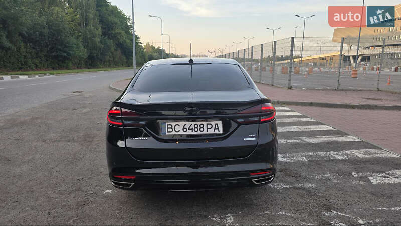 Седан Ford Fusion 2016 в Львове