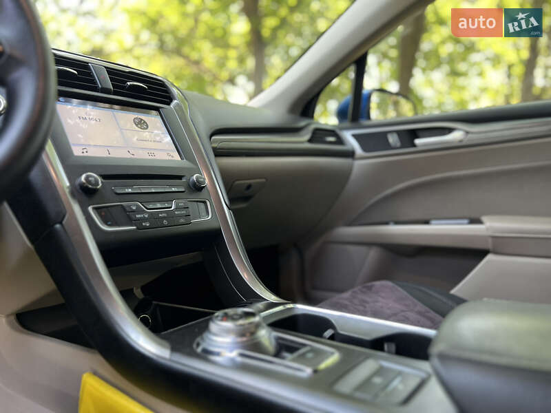 Седан Ford Fusion 2017 в Львові