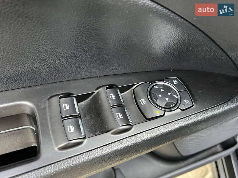 Седан Ford Fusion 2018 в Львові