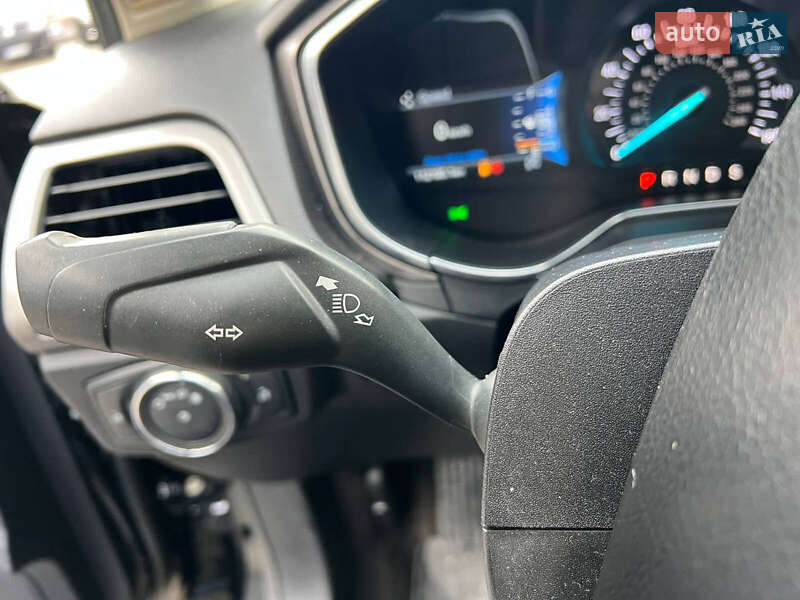 Седан Ford Fusion 2018 в Львові