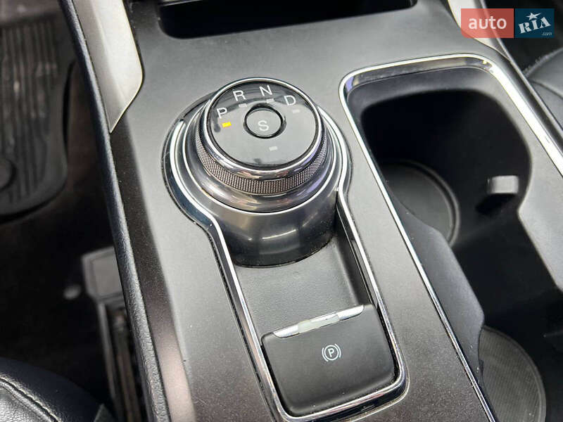 Седан Ford Fusion 2018 в Львові