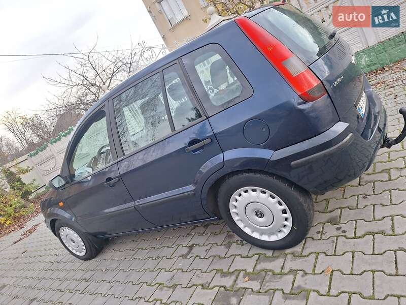 Хэтчбек Ford Fusion 2003 в Черновцах