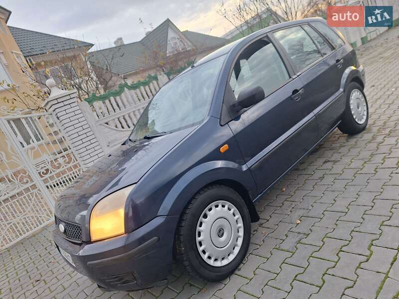 Хэтчбек Ford Fusion 2003 в Черновцах