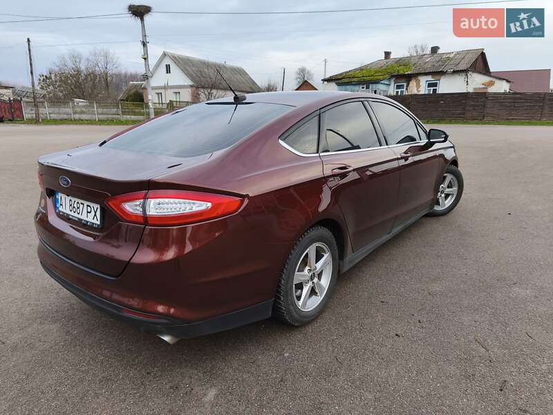 Седан Ford Fusion 2015 в Радомишлі