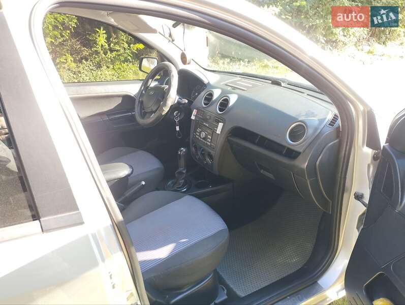 Хетчбек Ford Fusion 2008 в Коломиї