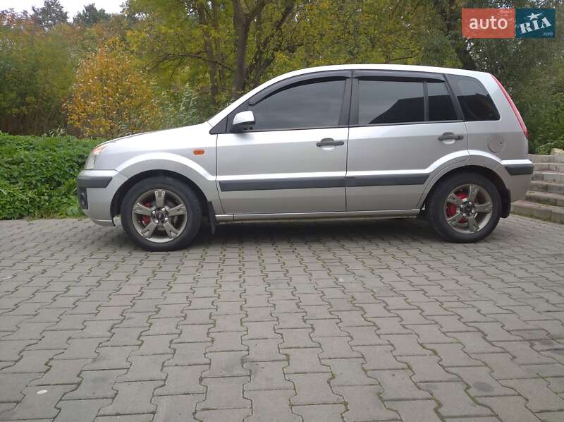 Хетчбек Ford Fusion 2008 в Коломиї