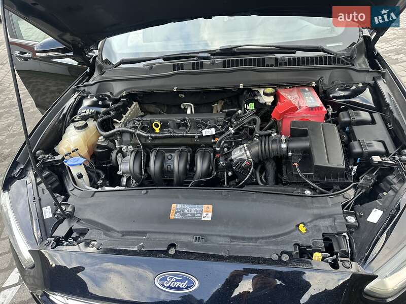 Седан Ford Fusion 2016 в Сколе