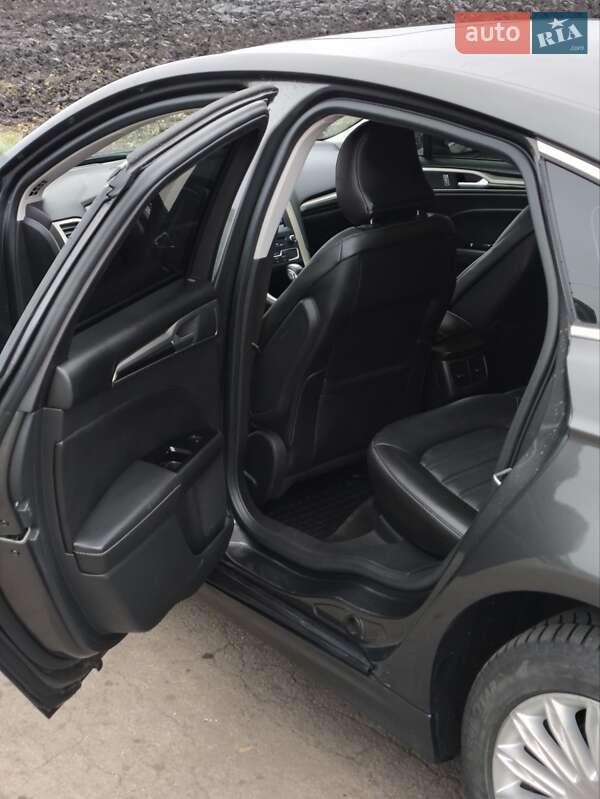 Седан Ford Fusion 2015 в Києві