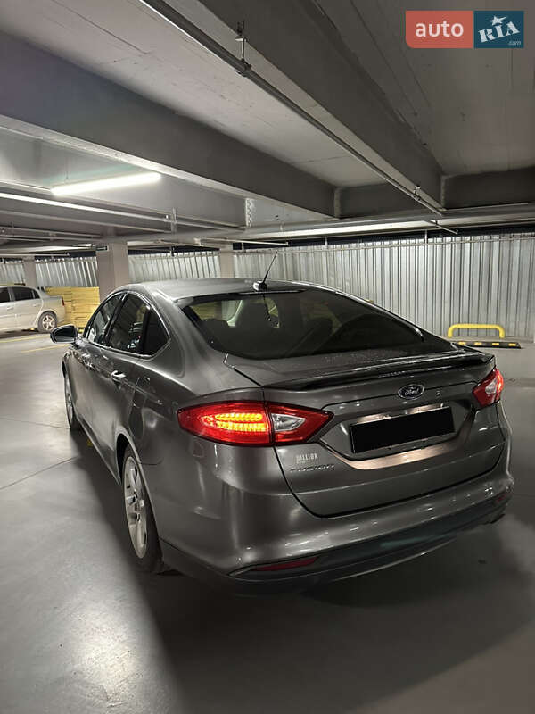 Седан Ford Fusion 2014 в Виннице