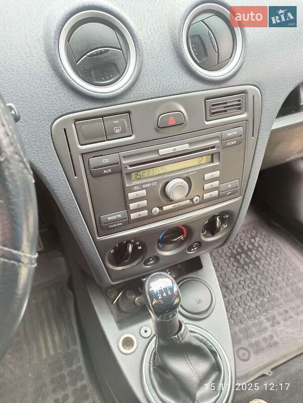 Хэтчбек Ford Fusion 2011 в Чуднове