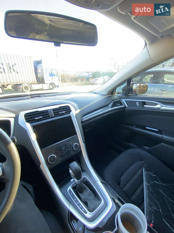 Седан Ford Fusion 2015 в Луцке