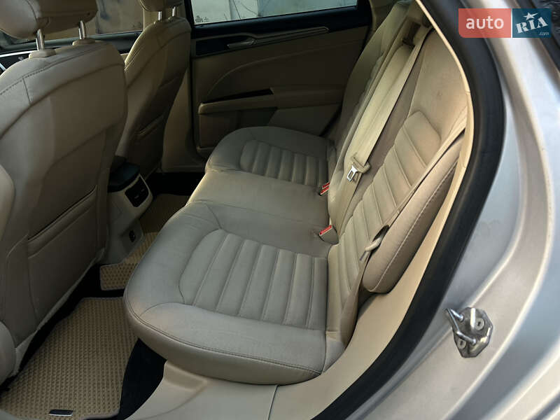 Седан Ford Fusion 2015 в Ровно фото 41 Седан Ford Fusion 2015 в Ровно