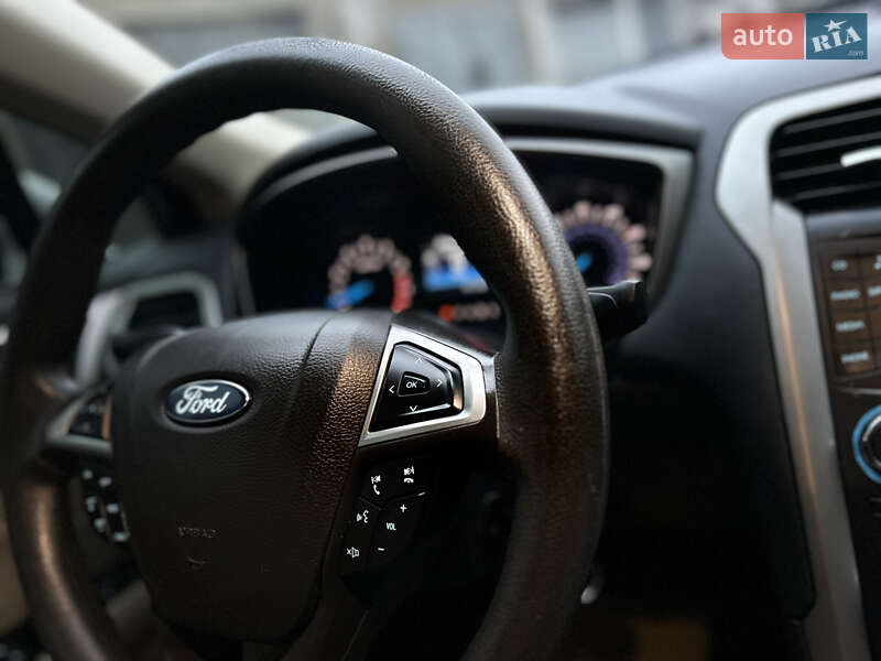 Седан Ford Fusion 2015 в Ровно фото 45 Седан Ford Fusion 2015 в Ровно